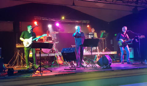 Saint-Martin-la-Plaine. Des cours de guitare enfant à la MJC